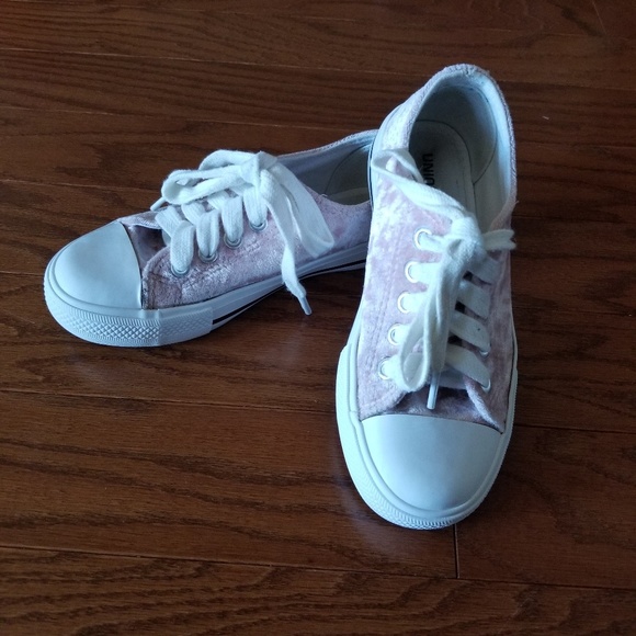 Pink suede sneakers by Unionbay. Size 13M. - Picture 4 of 6